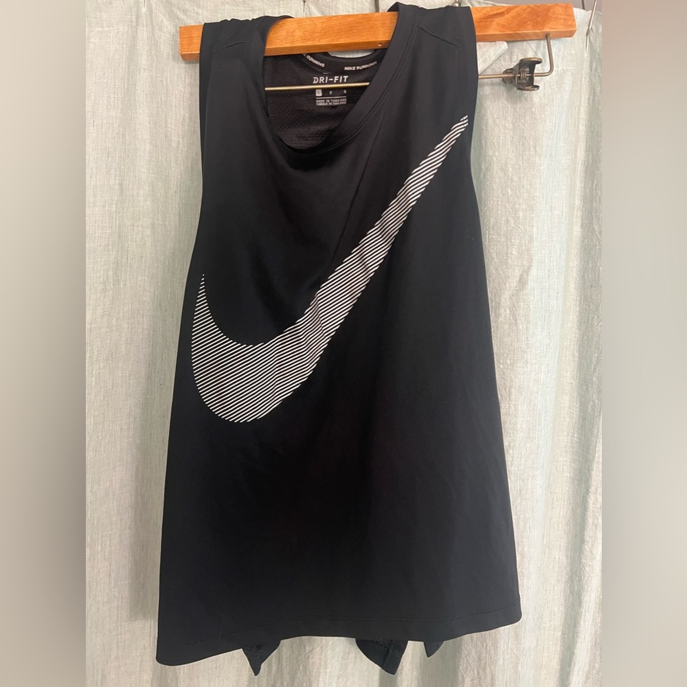 Women’s Nike Running Tank! (size large, black)
